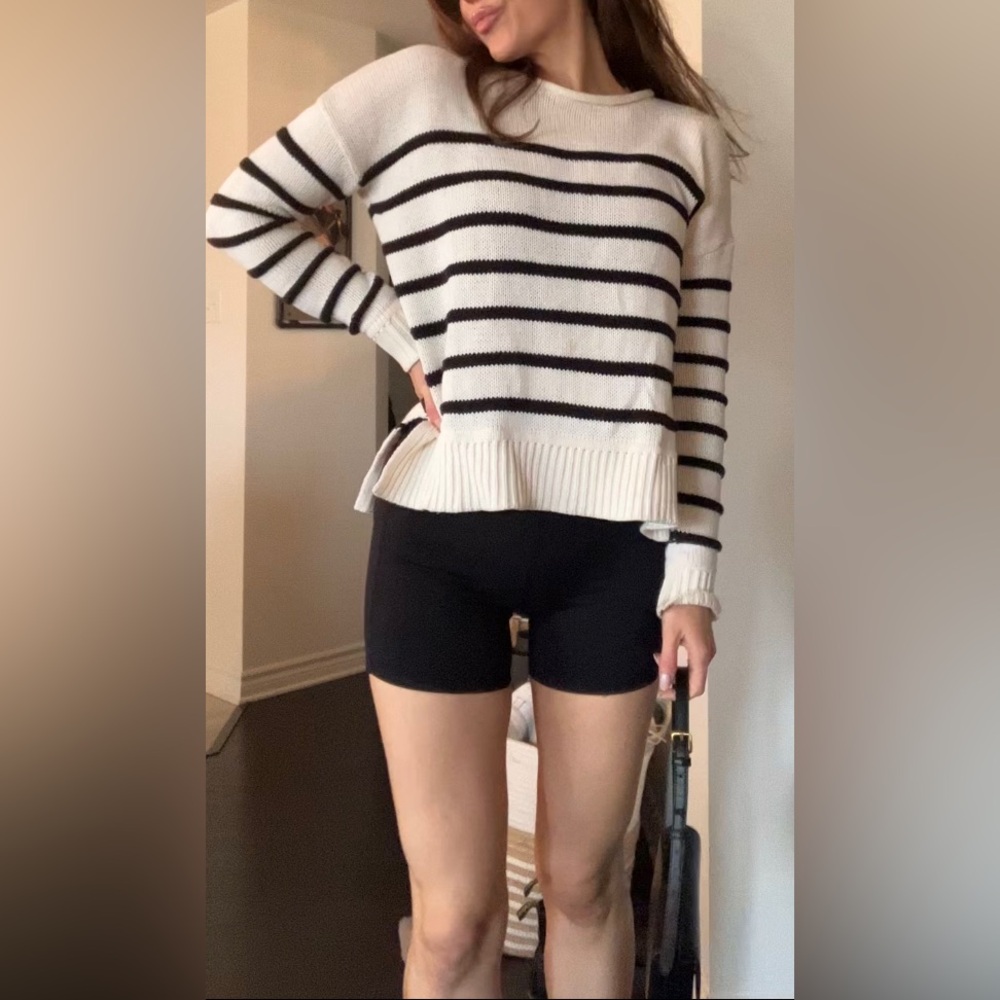 Stripped knit long sleeves top